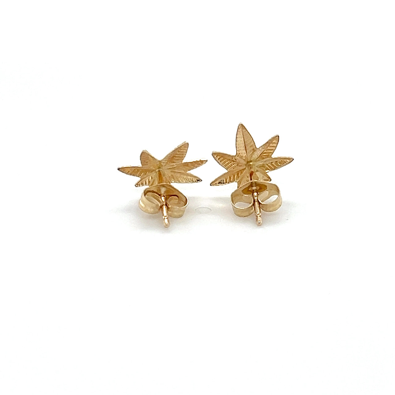 10K Yellow Gold Leaf Stud Earrings; 0.4g