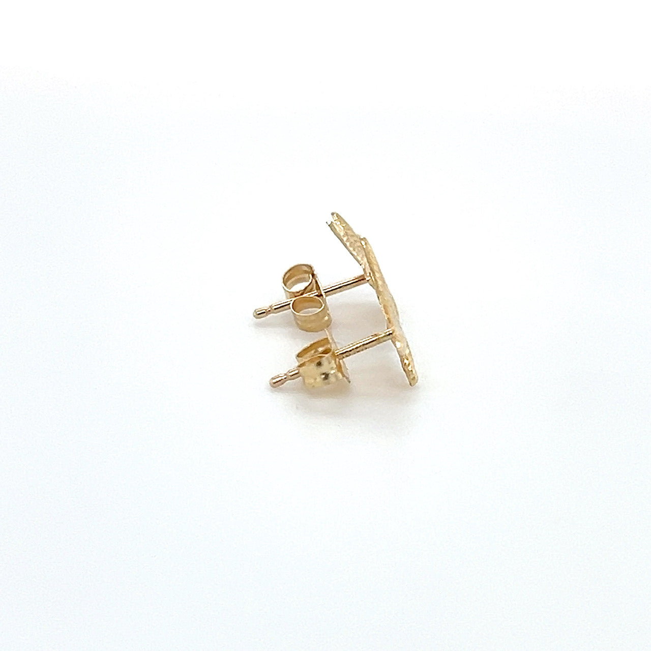 10K Yellow Gold Leaf Stud Earrings; 0.4g