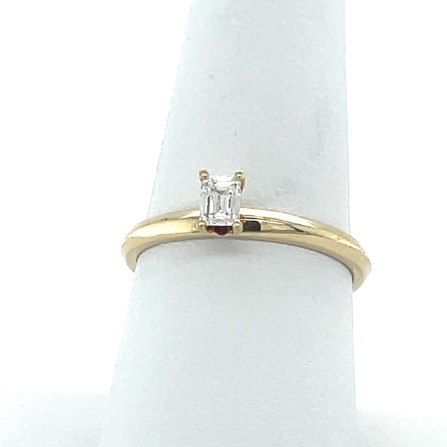 10K Yellow Gold Diamond Lady's Solitaire Ring; Size 8.5