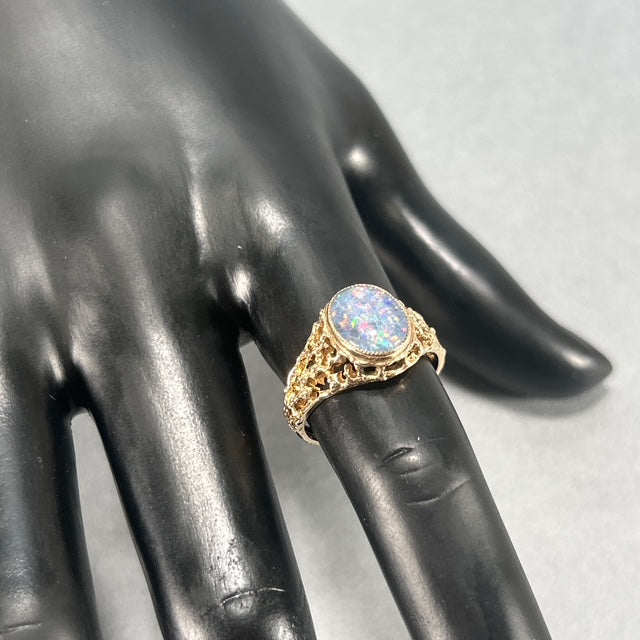 9K Yellow Gold Opal Lady's Ring; Size 7