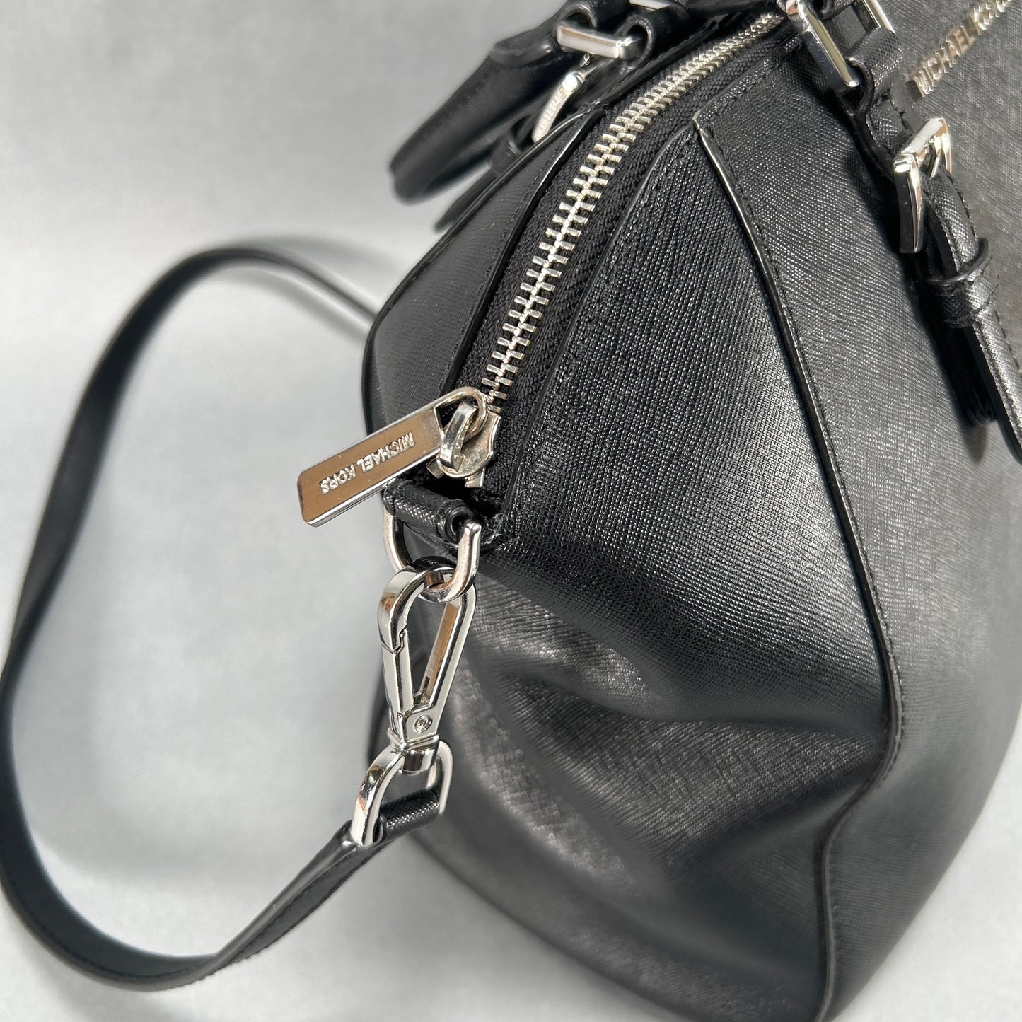 Michael Kors Large Zipper Bag - Black