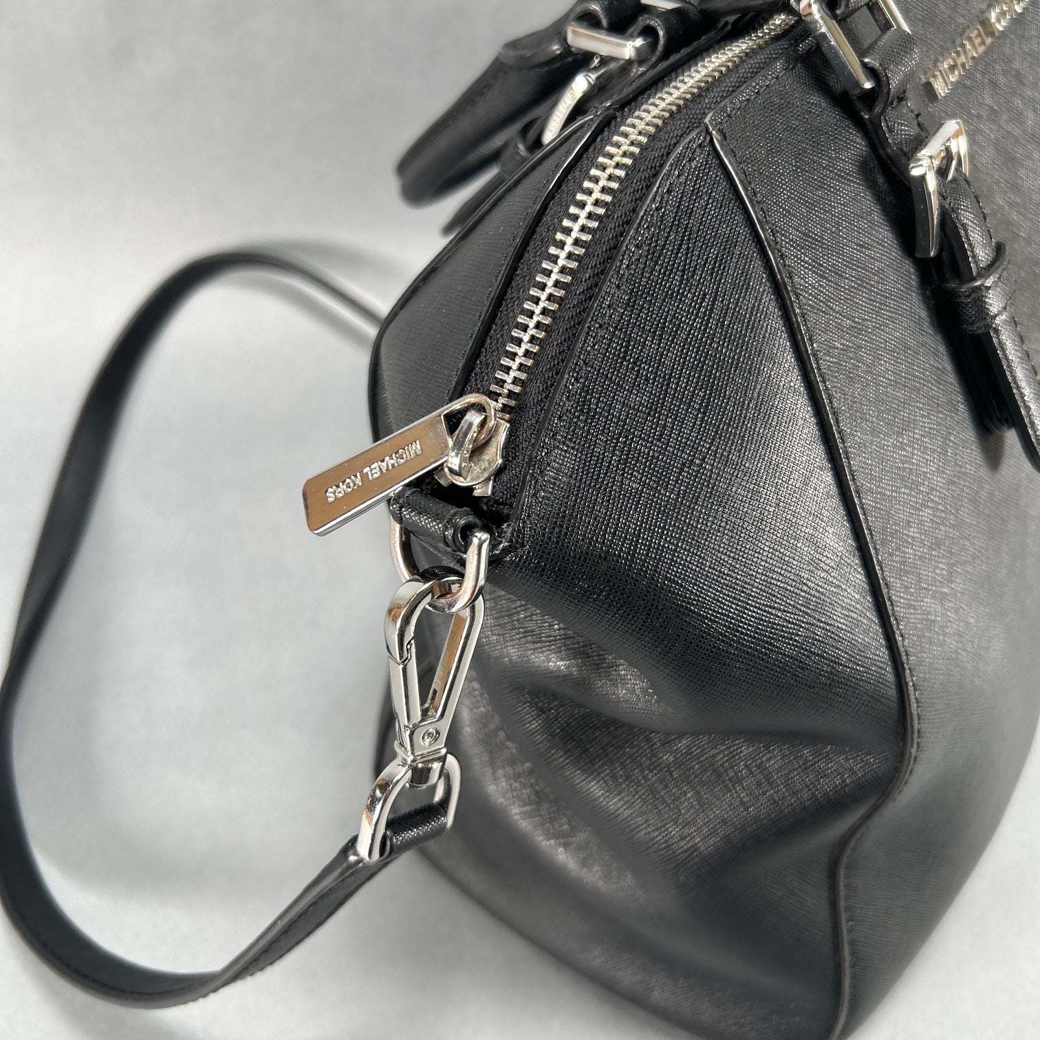 Michael Kors Large Zipper Bag - Black