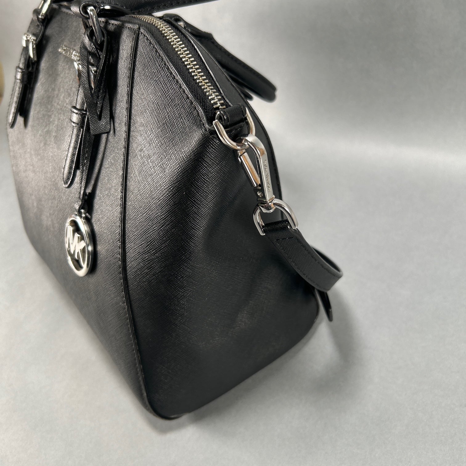 Michael Kors Large Zipper Bag - Black