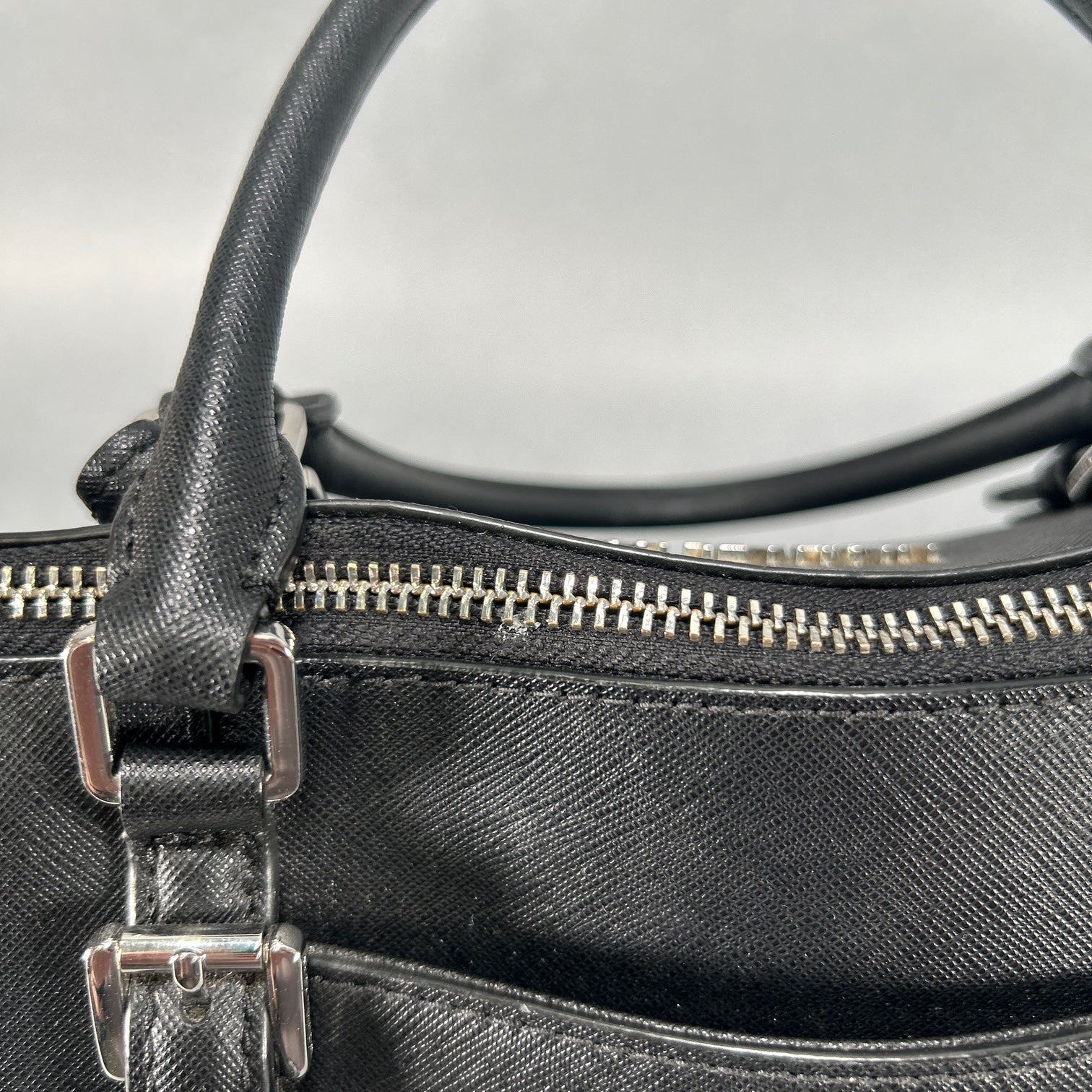 Michael Kors Large Zipper Bag - Black