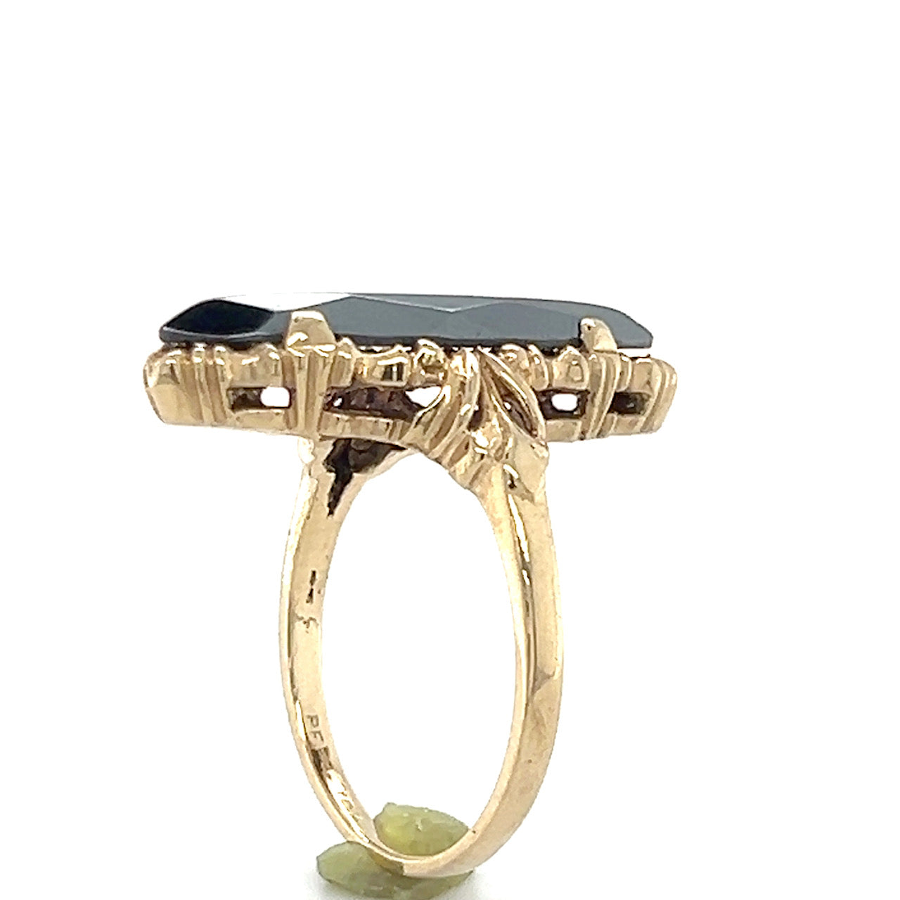 10K Yellow Gold Onyx Lady's Ring; Size 8