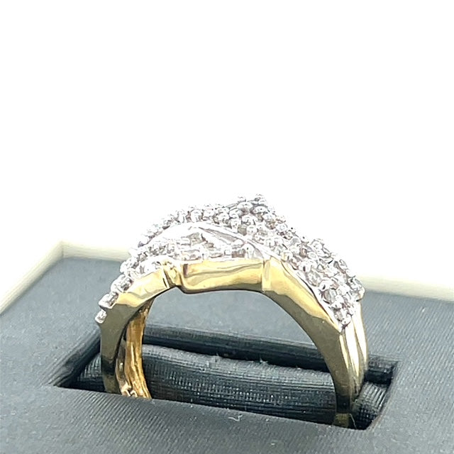 10K Yellow Gold Diamond Lady's Fashion Ring; Size 7