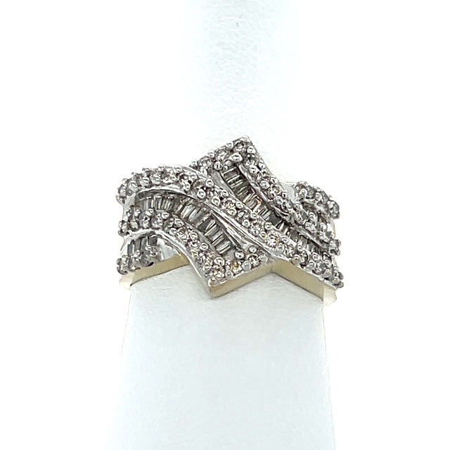 10K Yellow Gold Diamond Lady's Fashion Ring; Size 7