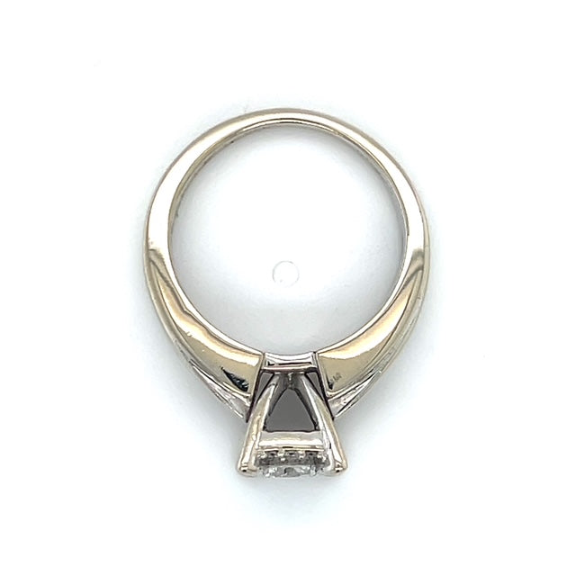 14K White Gold Diamond Lady's Fashion Ring; Size 5.5