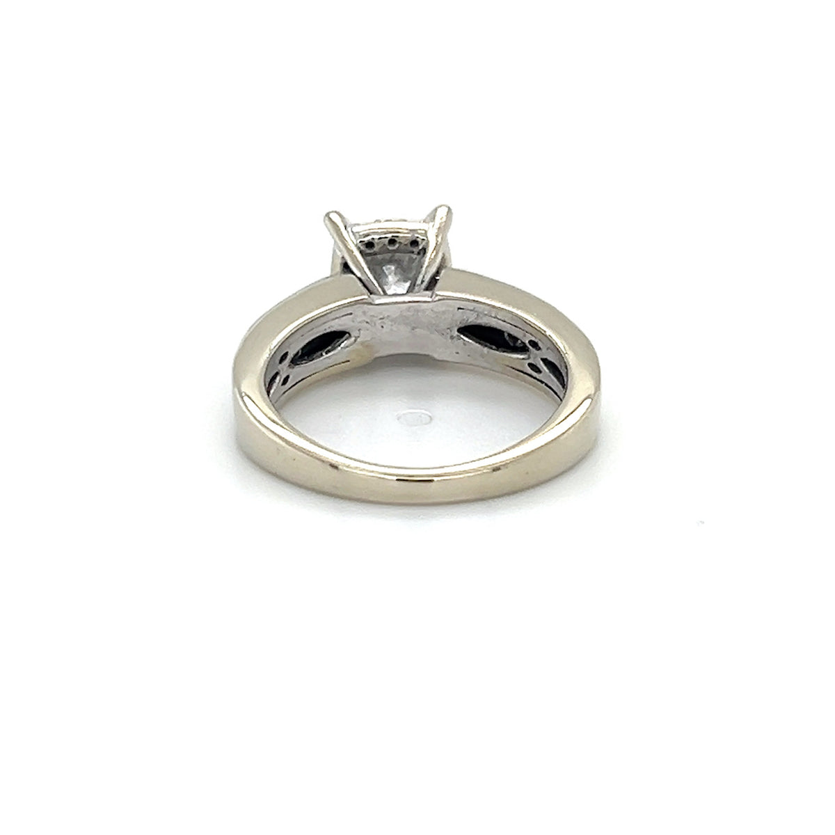 14K White Gold Diamond Lady's Fashion Ring; Size 5.5