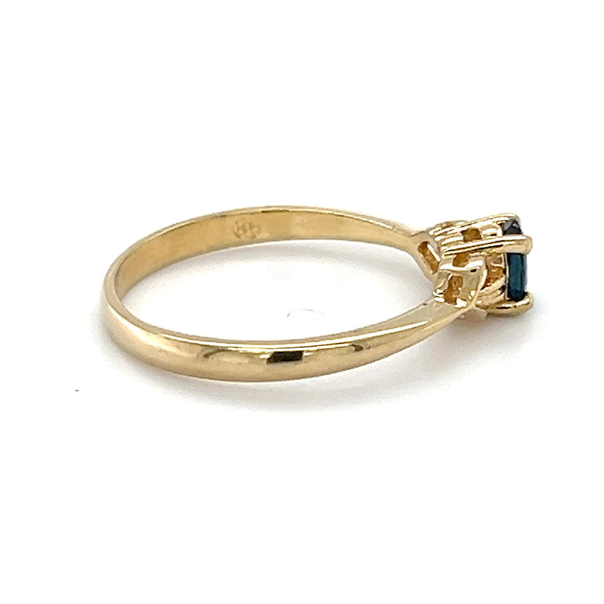 14K Yellow Gold Sapphire Ring; Size 6.5