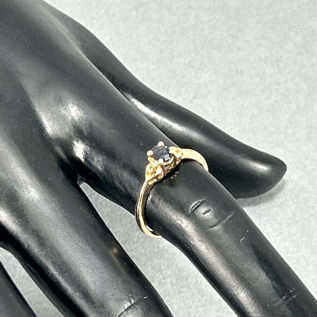 14K Yellow Gold Sapphire Ring; Size 6.5