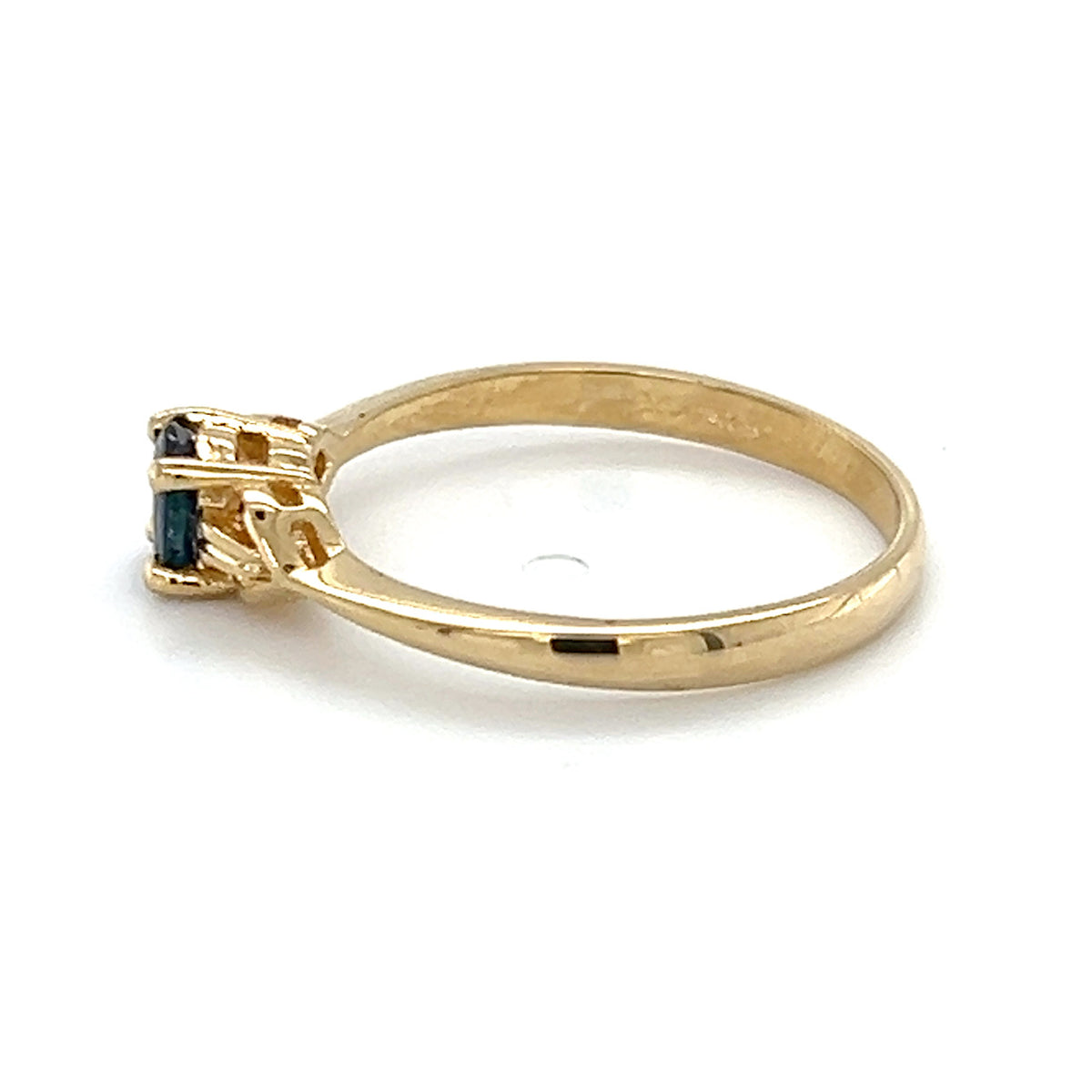14K Yellow Gold Sapphire Ring; Size 6.5