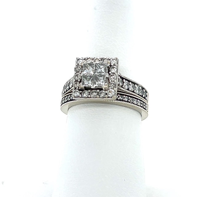 14K White Gold Diamond Lady's Wedding Ring Set; Size 7