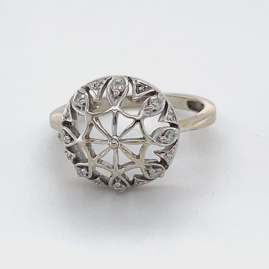 14K White Gold Diamond Ring; 0.10CTW; Size 7; 3.5g