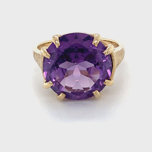 14K Yellow Gold & Purple Stone Ring; 3.7DWT; Size 6