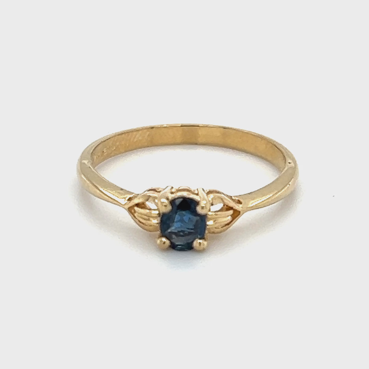 14K Yellow Gold Sapphire Ring; Size 6.5