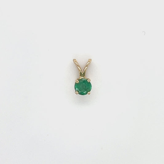14K Yellow Gold Emerald Pendant; 0.4g