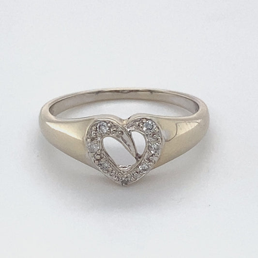 14K White Gold Diamond Ring; 0.10CTW; Size 7.5; 2.3g