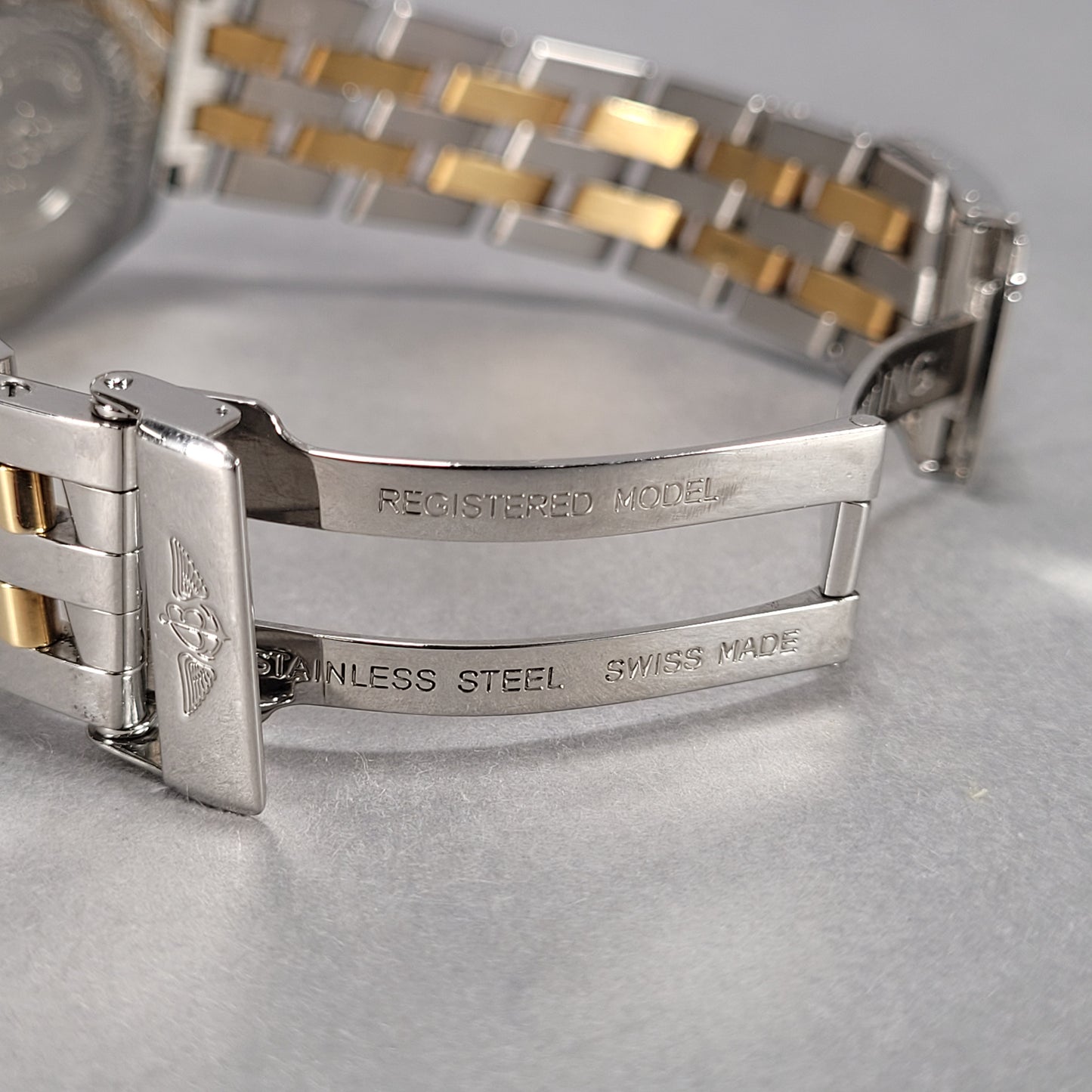 Breitling Crosswing 18k Gold/Stainless Steel 813355 Men's Watch